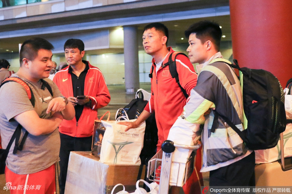中国田径队抵达首都机场