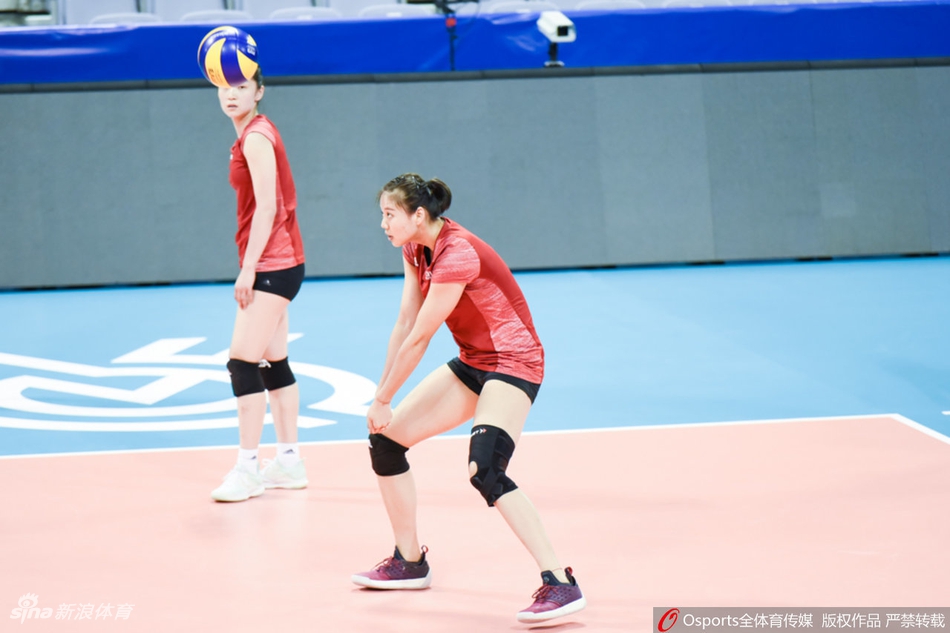东奥资格赛中国女排备战