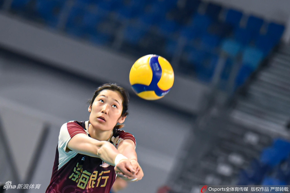 朱婷休战天津女排3-0福建