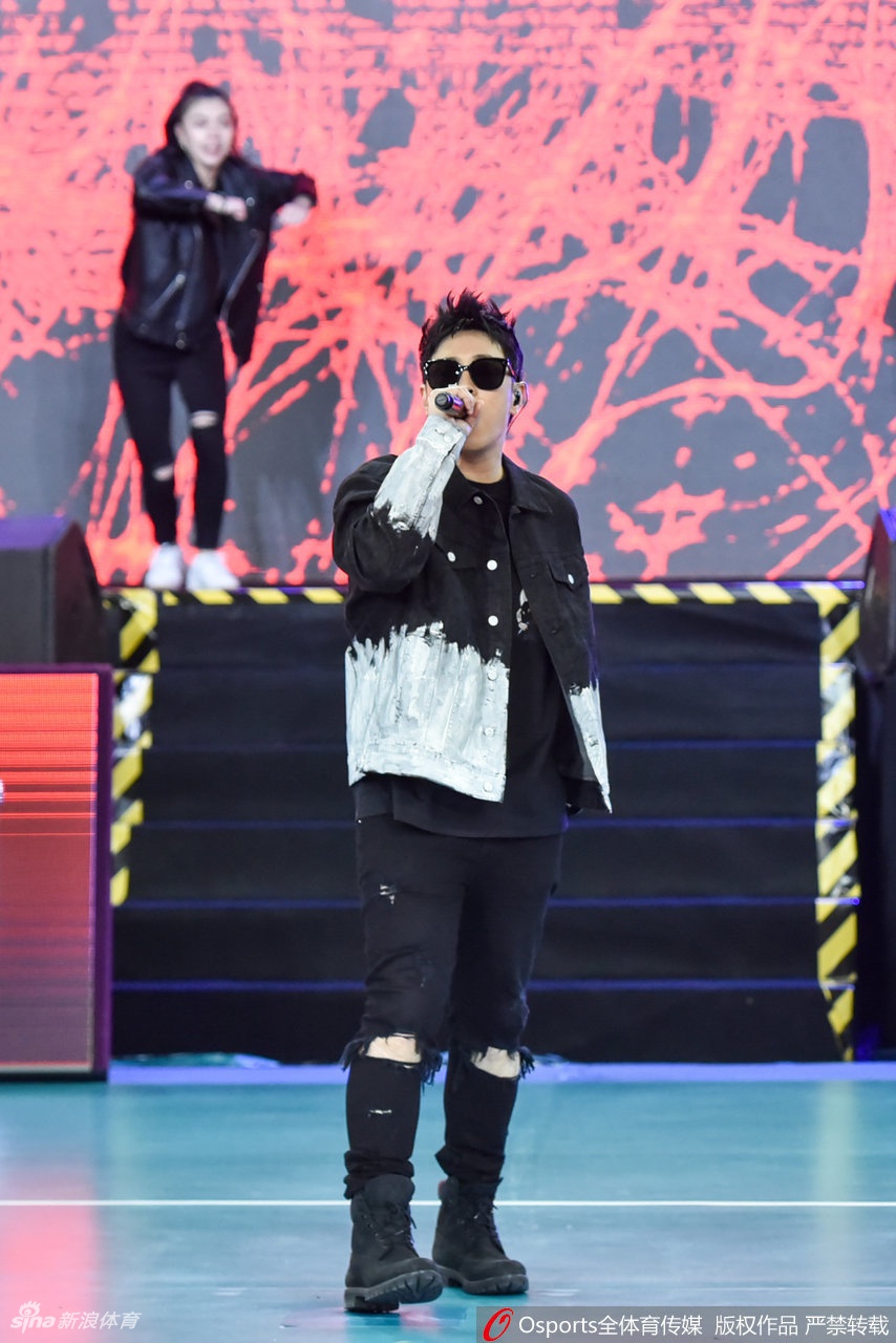 排超颁奖仪式潘玮柏献唱