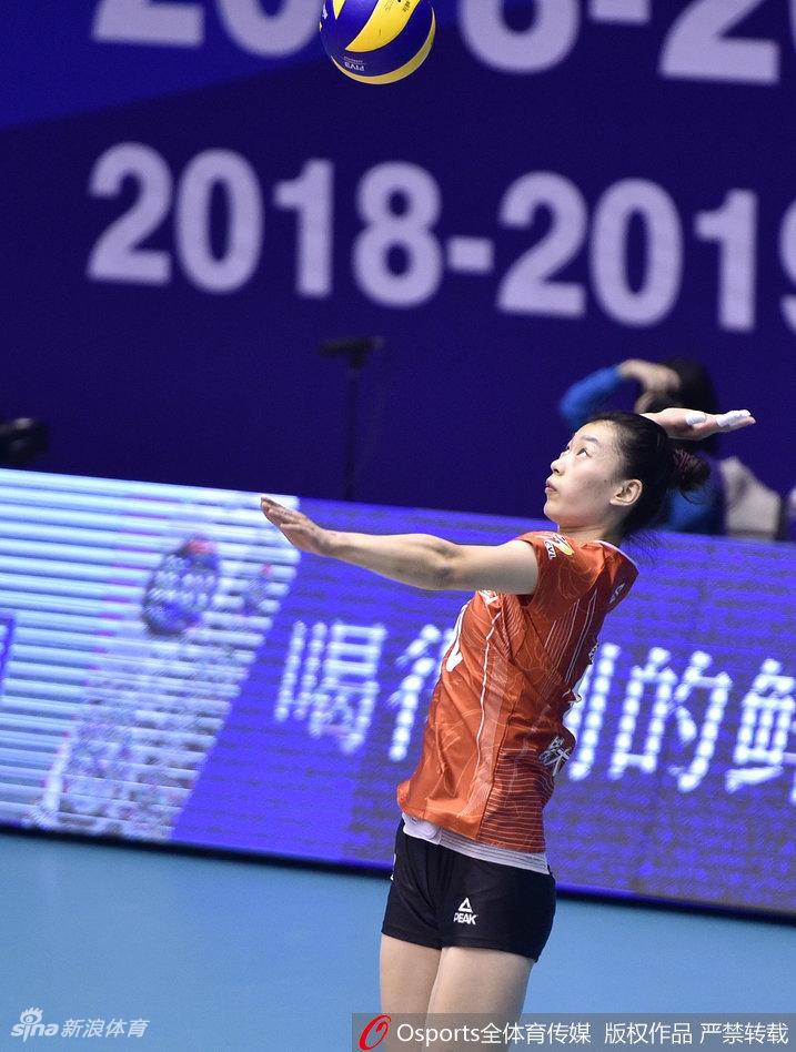 排超精英赛辽宁女排3-0河南