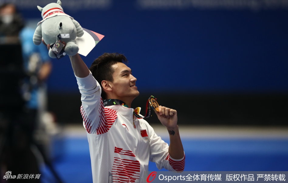 亚运男子200米仰泳徐嘉余夺冠