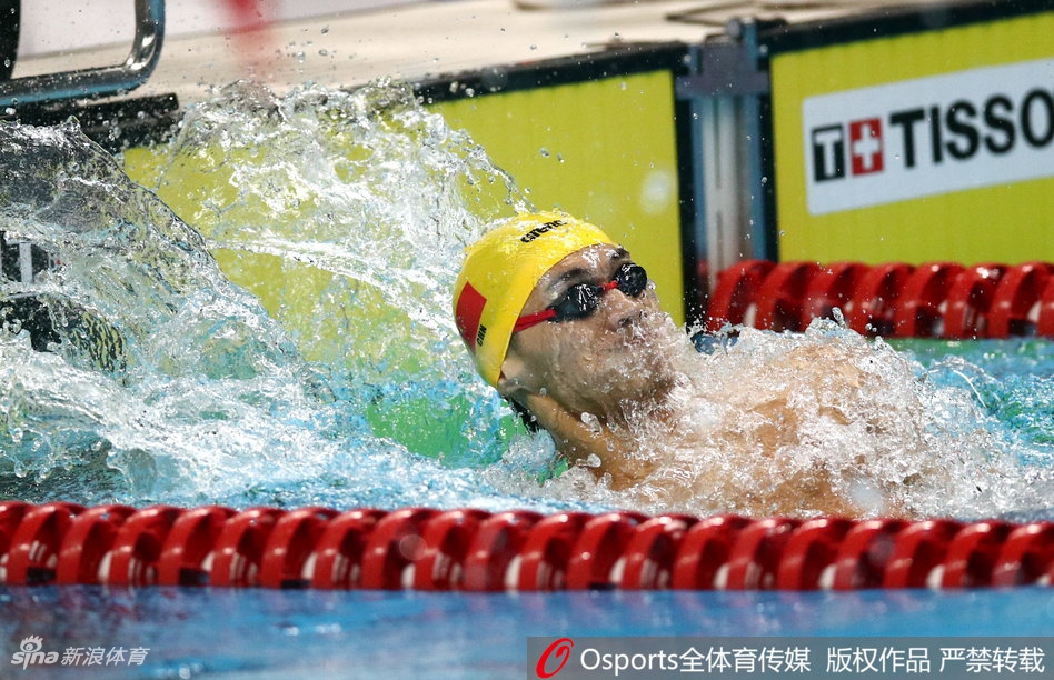 亚运男子200米仰泳徐嘉余夺冠