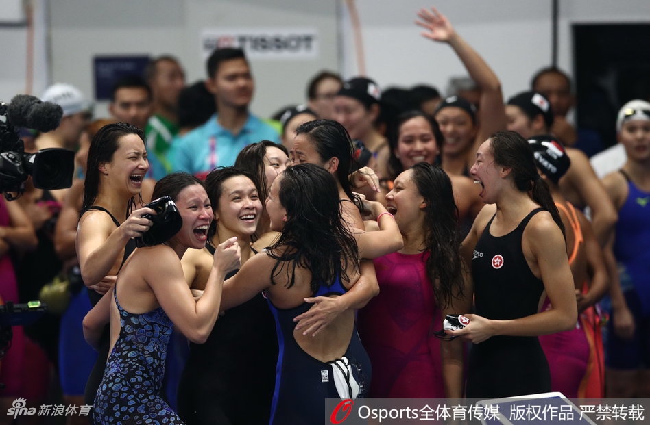 中韩犯规中国香港夺银喜极而泣