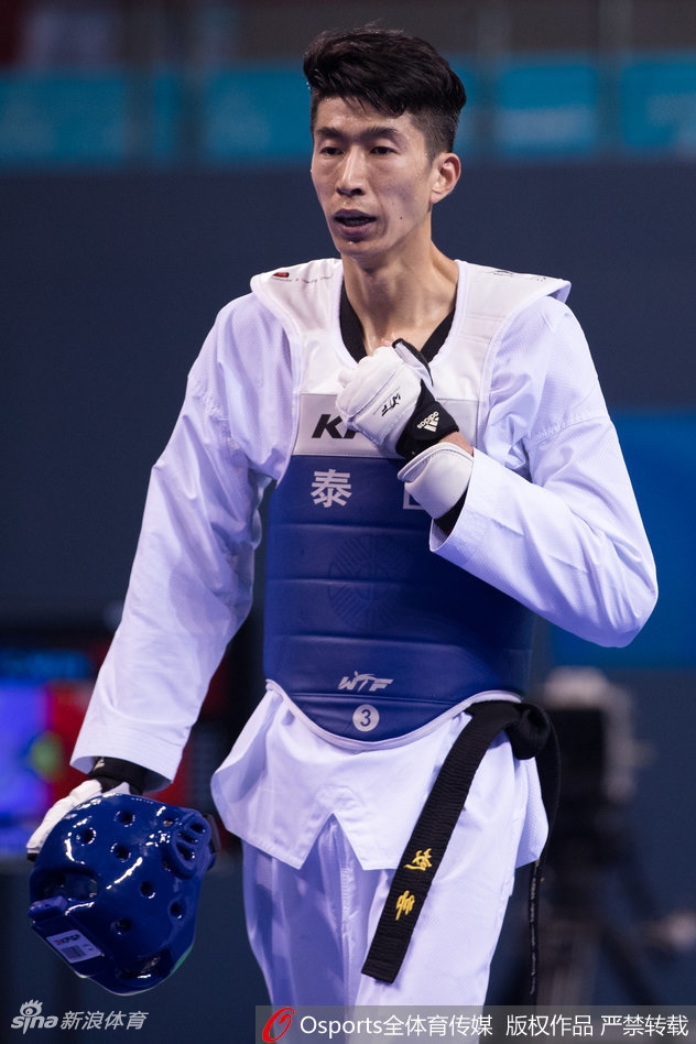 赵帅担任2018亚运会中国旗手