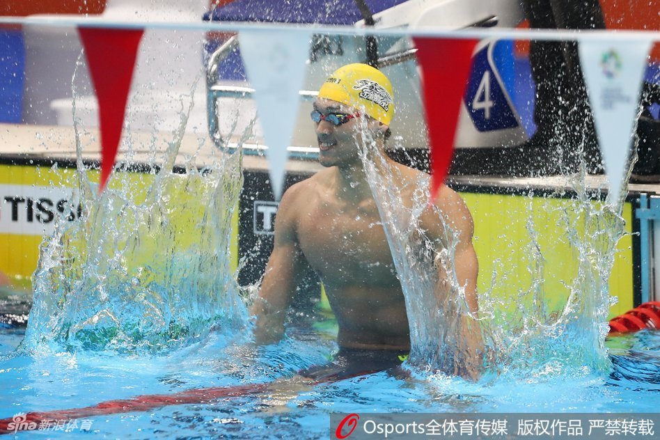 亚运男子200米仰泳徐嘉余夺冠