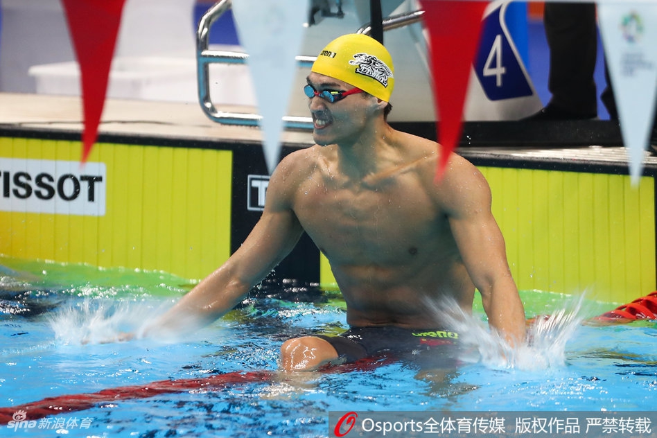 亚运男子200米仰泳徐嘉余夺冠