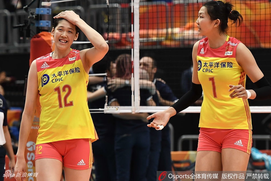 中国女排惜败郎平朱婷难掩失落