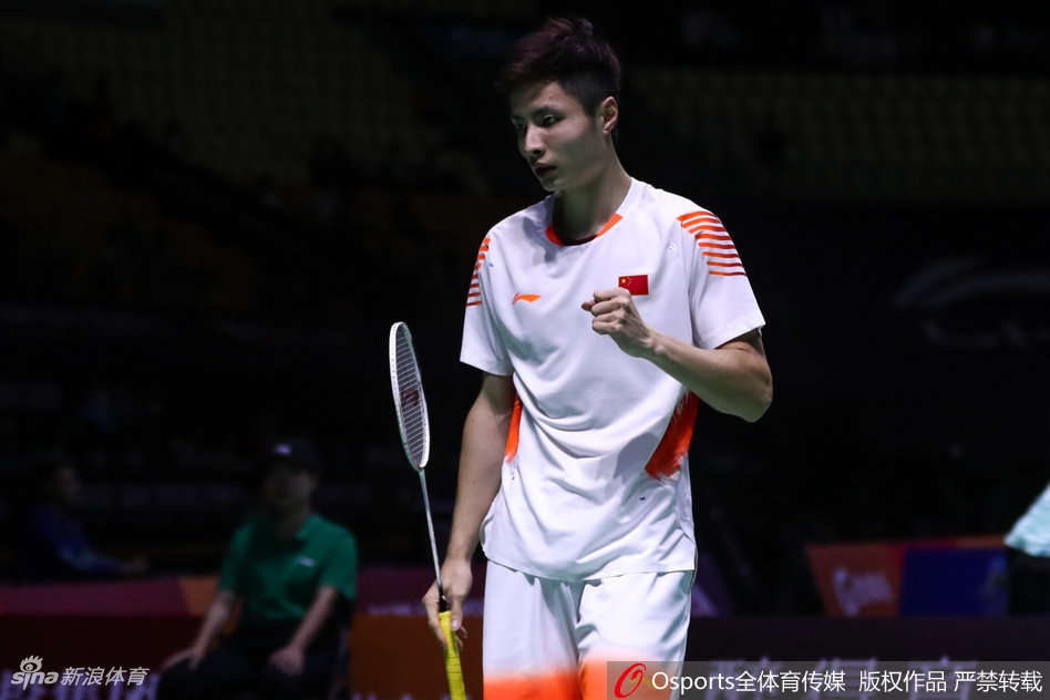 福州赛首轮石宇奇2：0赵俊鹏