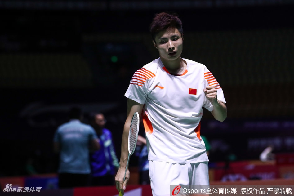 福州赛首轮石宇奇2：0赵俊鹏