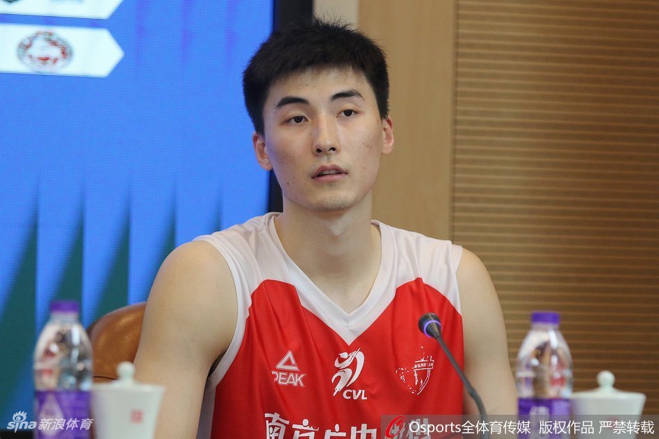 排超上海男排3:1胜江苏男排