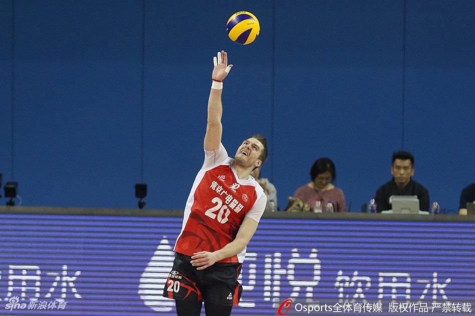 排超上海男排3:1胜江苏男排