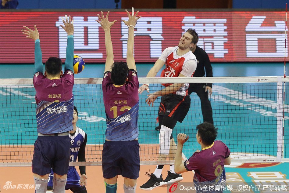 排超上海男排3:1胜江苏男排