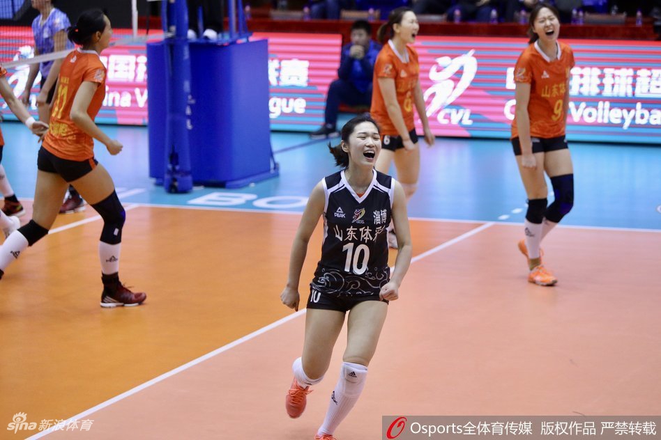 排超8强战山东女排1-3辽宁女排
