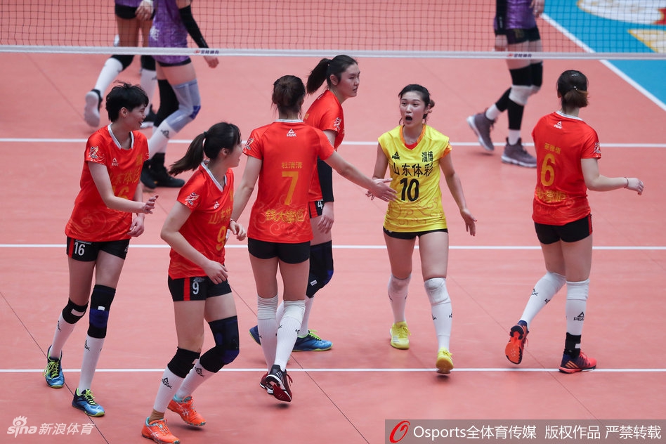 排超八强战天津女排3-0山东