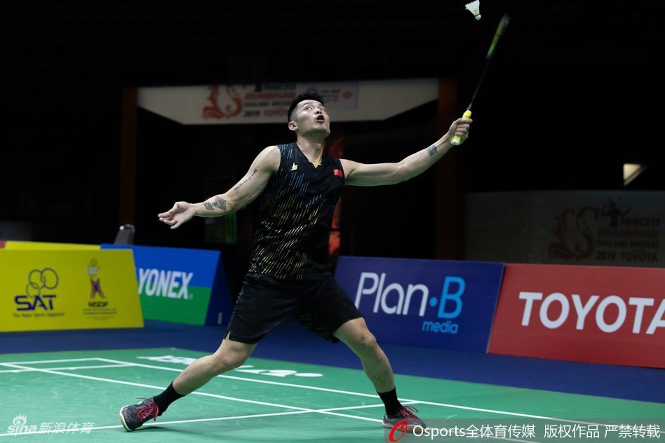 泰国羽球赛林丹2-1进八强