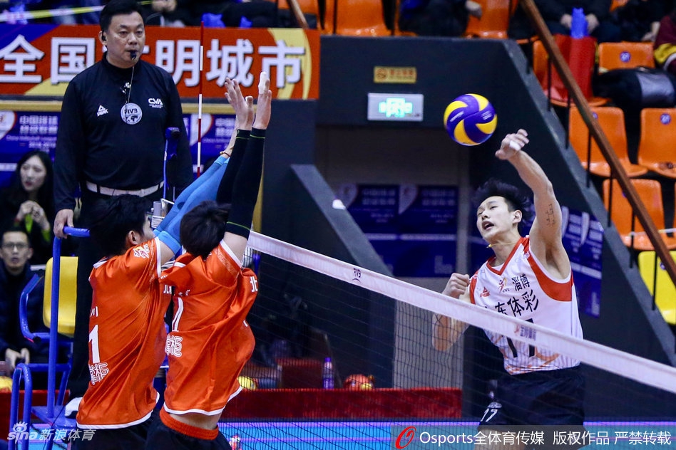 排超半决赛山东男排0-3北京