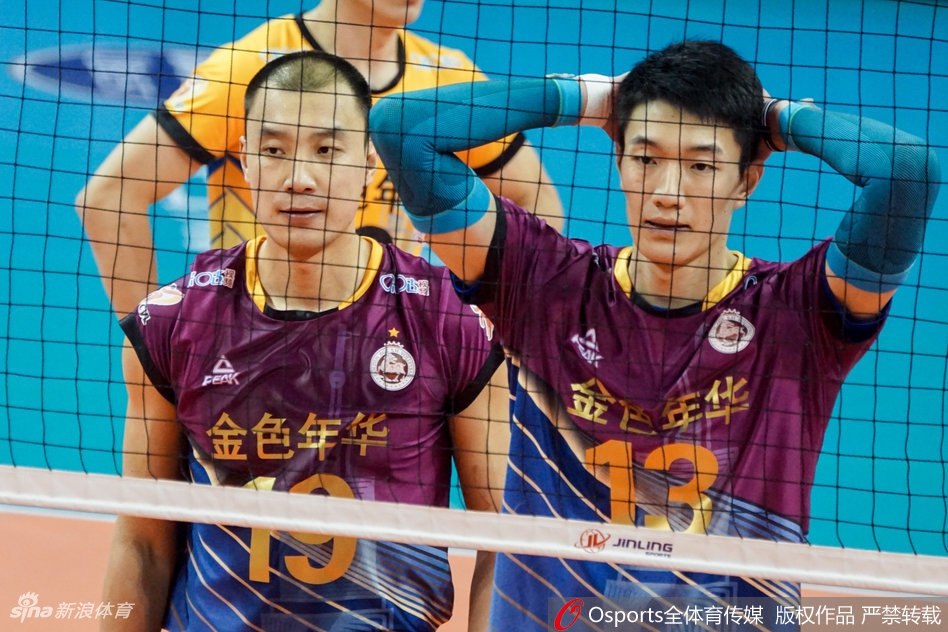 排超决赛②上海男排3-2北京