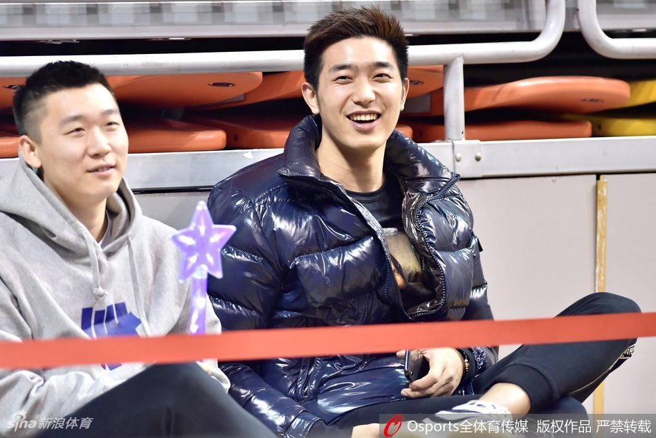 江苏vs天津 张常宁未婚夫观战