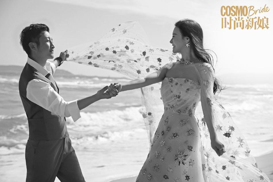 邹市明和妻子最新时尚大片