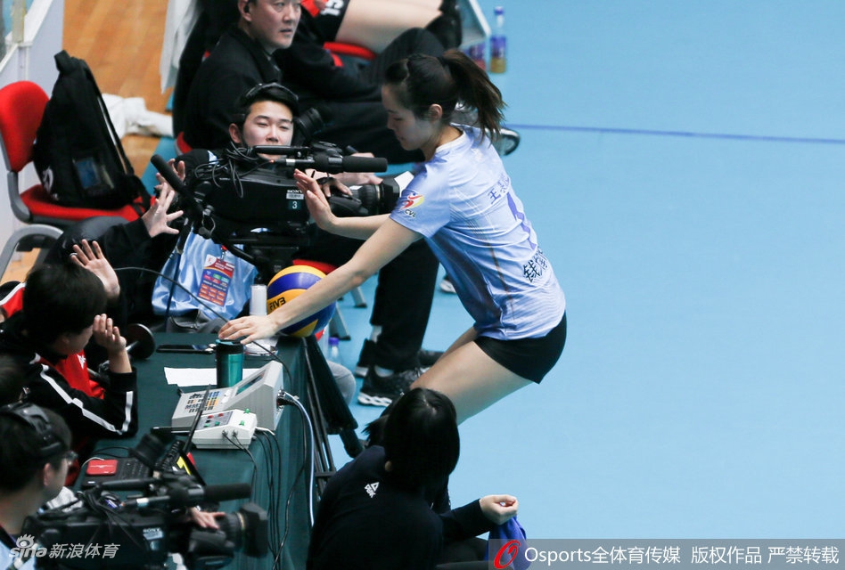 排超8强第10轮天津女排3-0辽宁