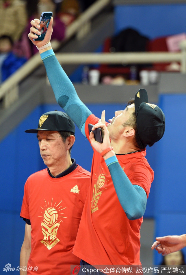 上海男排实现联赛15冠王