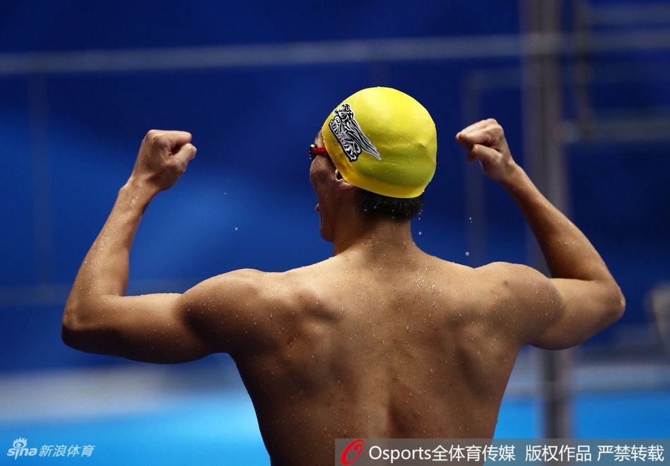 亚运男子200米仰泳徐嘉余夺冠
