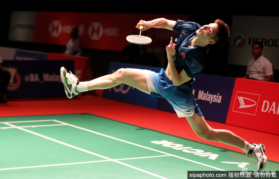 大马赛石宇奇2-1艰难晋级