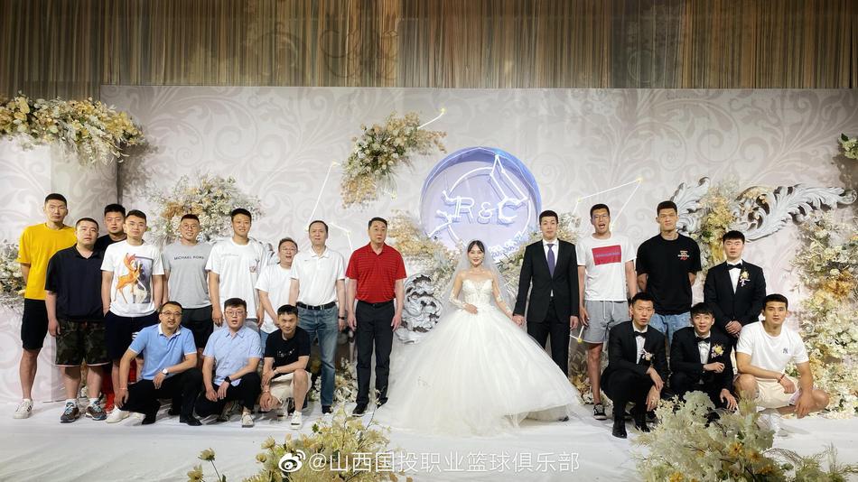 恭喜！山西男篮晒任骏威婚礼照