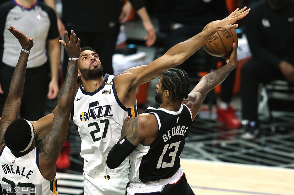 [NBA季后赛]爵士106-132快船 大比分2-1