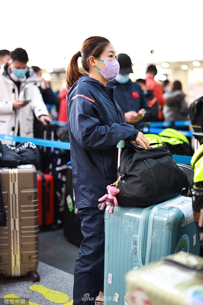 国乒选手现身机场前往澳门 马龙刘诗雯许昕齐现身