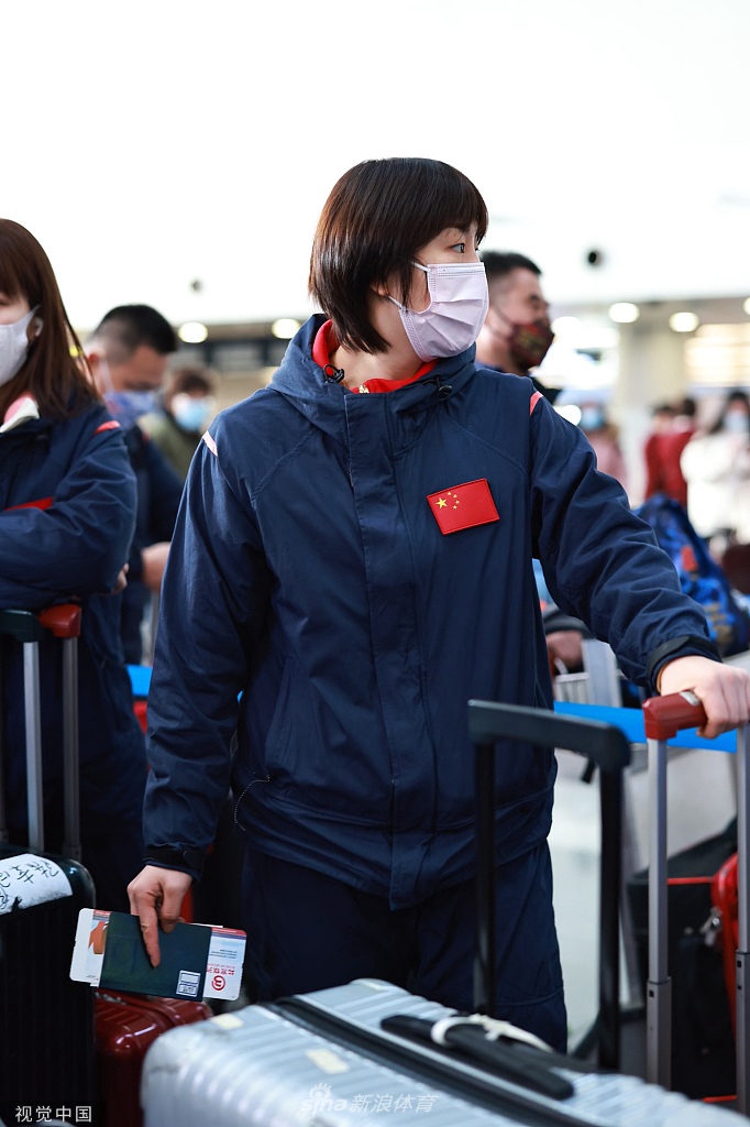 国乒选手现身机场前往澳门 马龙刘诗雯许昕齐现身