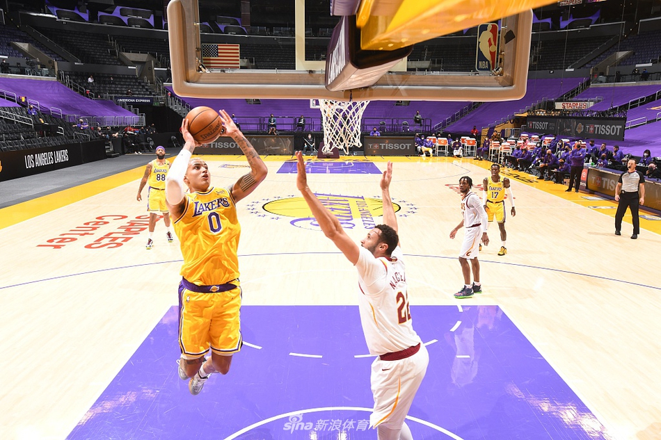 [NBA常规赛]骑士86-100湖人