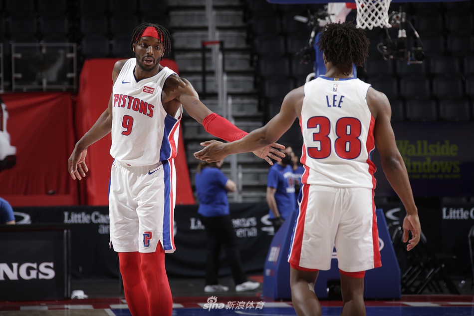 [NBA常规赛]篮网113-111活塞