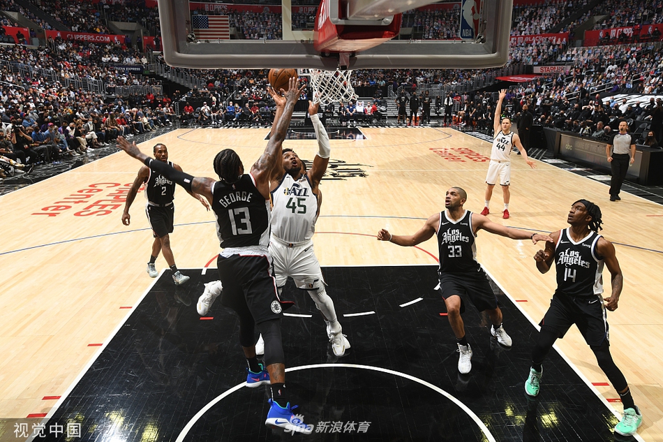 [NBA季后赛]爵士106-132快船 大比分2-1