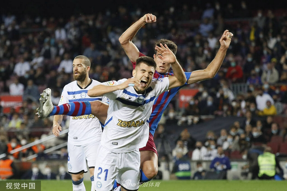 [西甲]巴塞罗那1-1阿拉维斯 德佩破门阿圭罗伤退