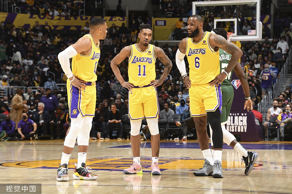 [NBA]雄鹿131-116湖人 字母哥44分力压詹皇