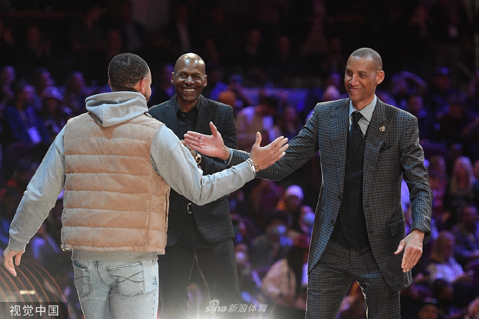 [NBA全明星赛]三分大赛：唐斯29分夺冠