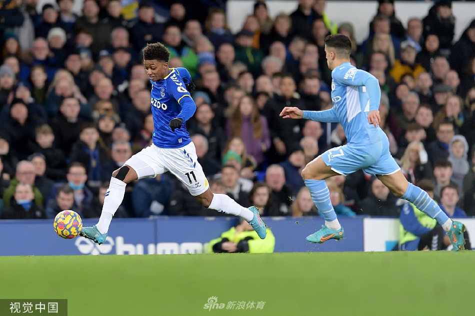 [英超]曼城1-0小胜埃弗顿 福登破门