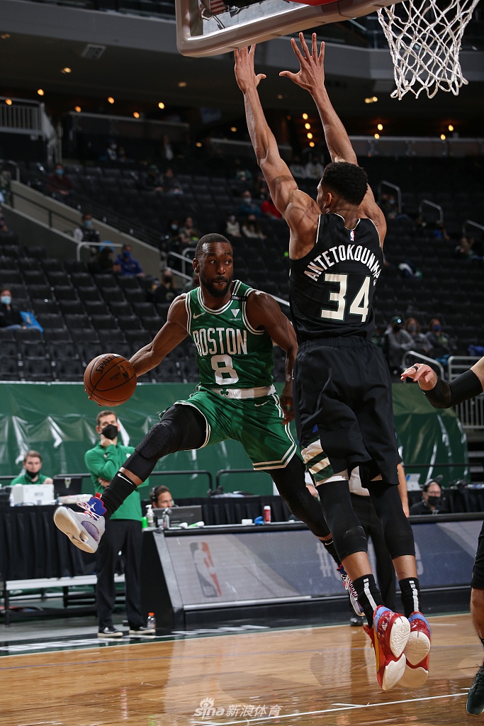 [NBA常规赛]凯尔特人122-114雄鹿