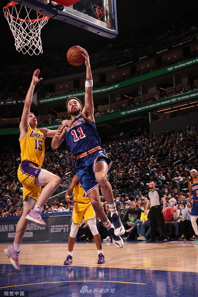 [NBA]湖人115-117勇士 老詹空砍26+15