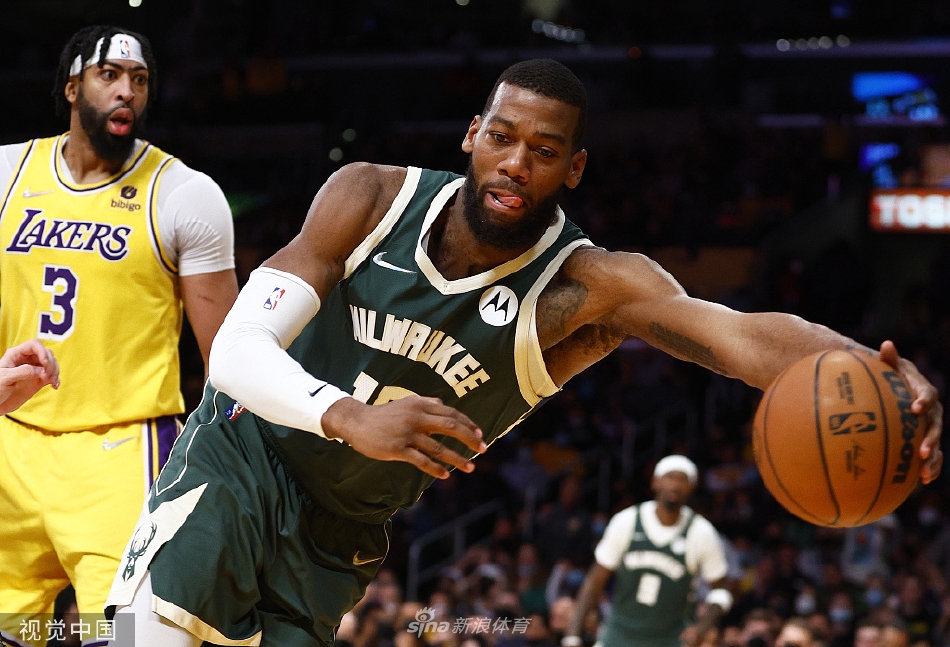 [NBA]雄鹿131-116湖人 字母哥44分力压詹皇