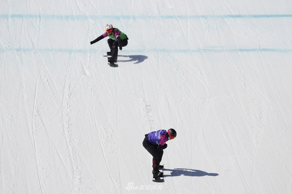 新浪直击残奥单板滑雪男子障碍追逐UL级比赛