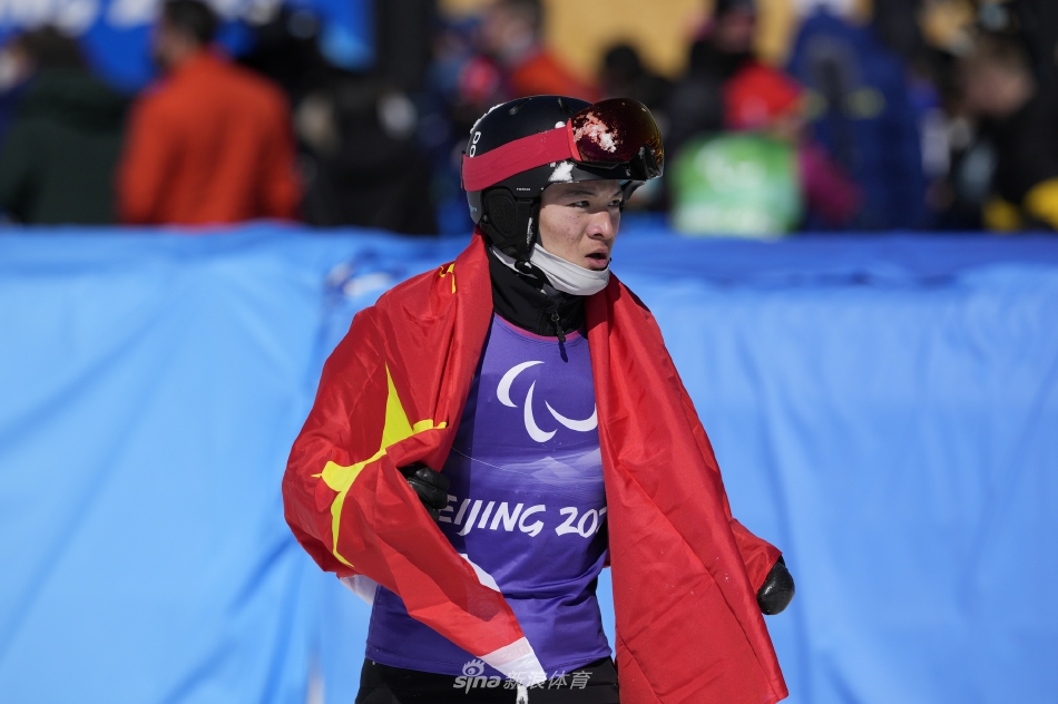 新浪直击残奥单板滑雪男子障碍追逐UL级比赛
