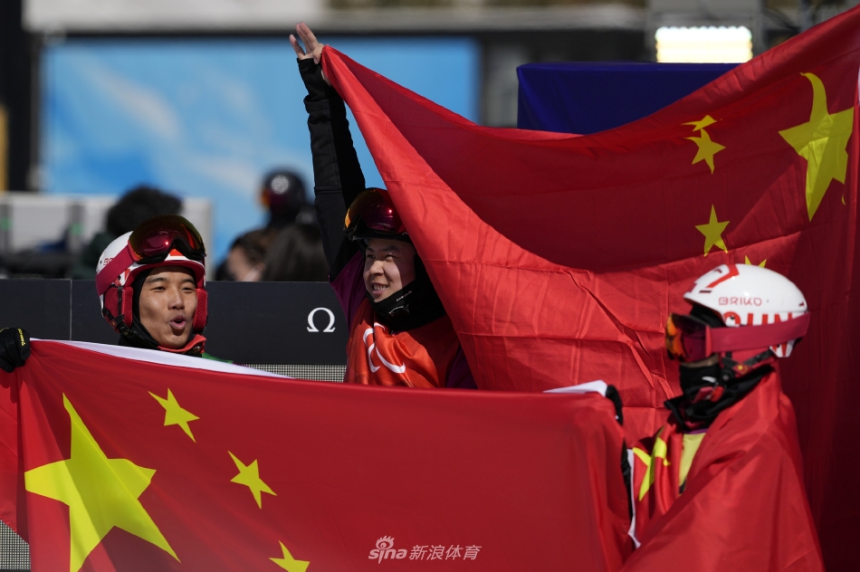 新浪直击残奥单板滑雪男子障碍追逐UL级比赛