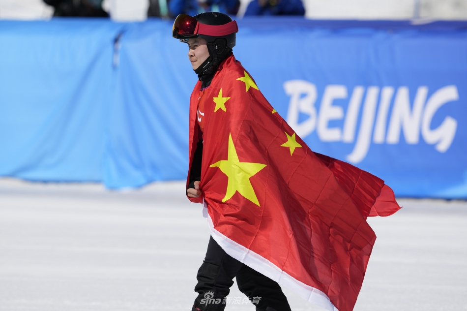 新浪直击残奥单板滑雪男子障碍追逐UL级比赛