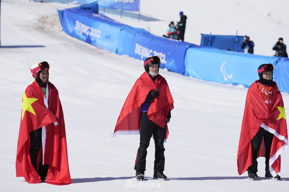 新浪直击残奥单板滑雪男子障碍追逐UL级比赛