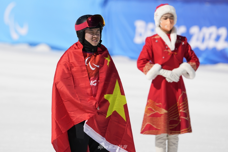 新浪直击残奥单板滑雪男子障碍追逐UL级比赛