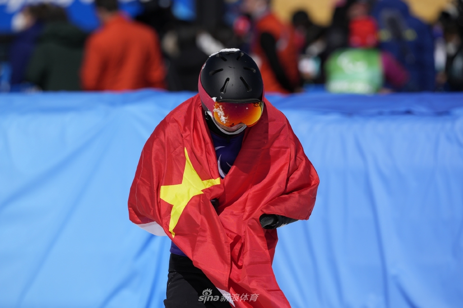 新浪直击残奥单板滑雪男子障碍追逐UL级比赛