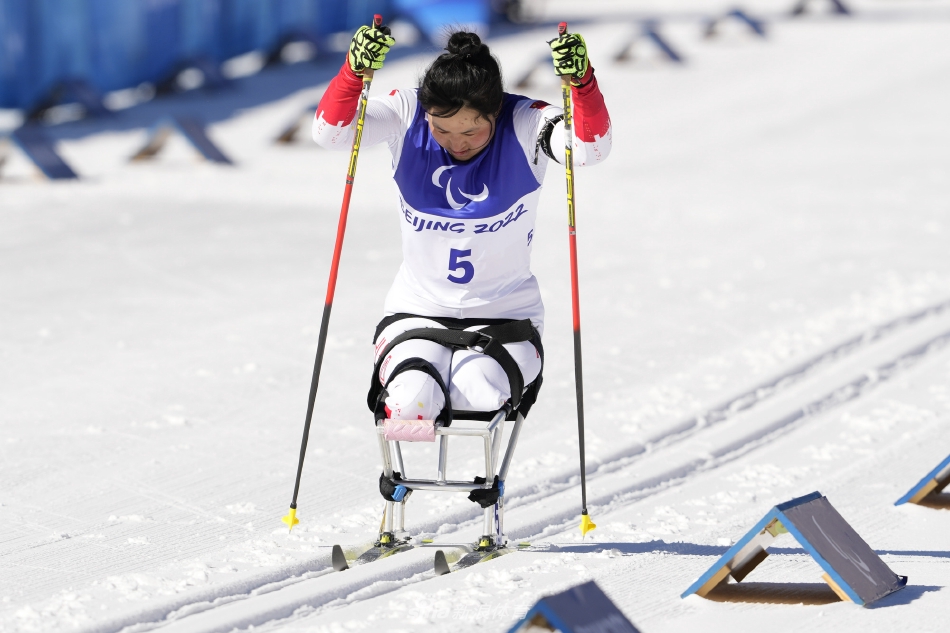 新浪直击冬残奥会冬季两项女子6KM越野滑雪比赛
